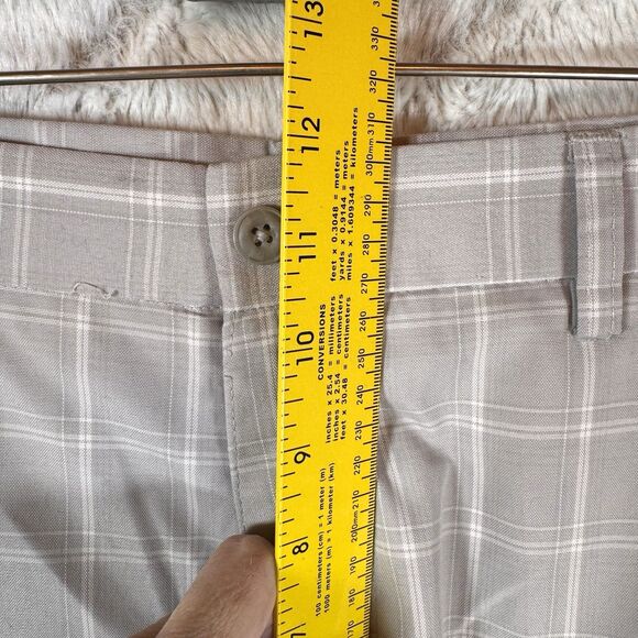 PGA Tour Shorts Men's 36 Gray White Check Bermuda Golf Pockets Lightweight - Picture 8 of 9